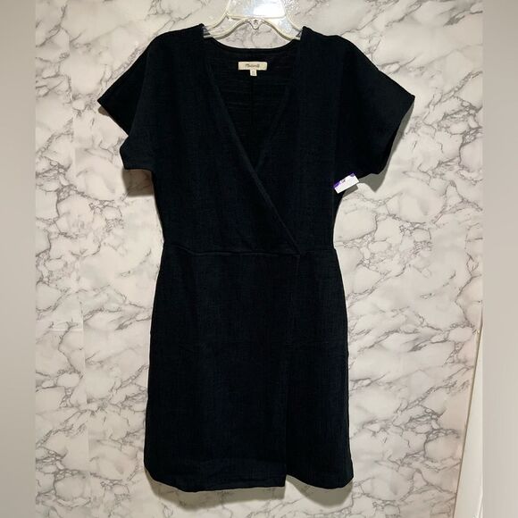 MADEWELL BLACK CROSS-FRONT FLUTTER-SLEEVE FIT & FLARE MINI DRESS - Picture 3 of 10